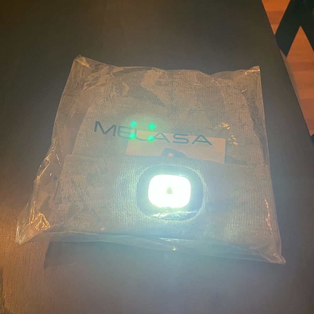 Melasa Gray LED Beanie Hat‎ - Picture 4 of 4